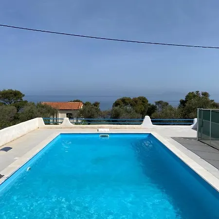 Bianco E Azzuro * بحيرة فولياغميني