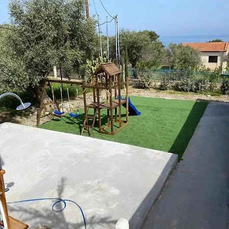 Bianco E Azzuro * بحيرة فولياغميني