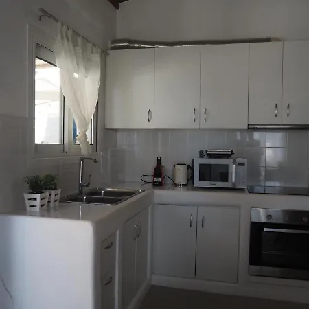 Bianco E Azzuro بحيرة فولياغميني